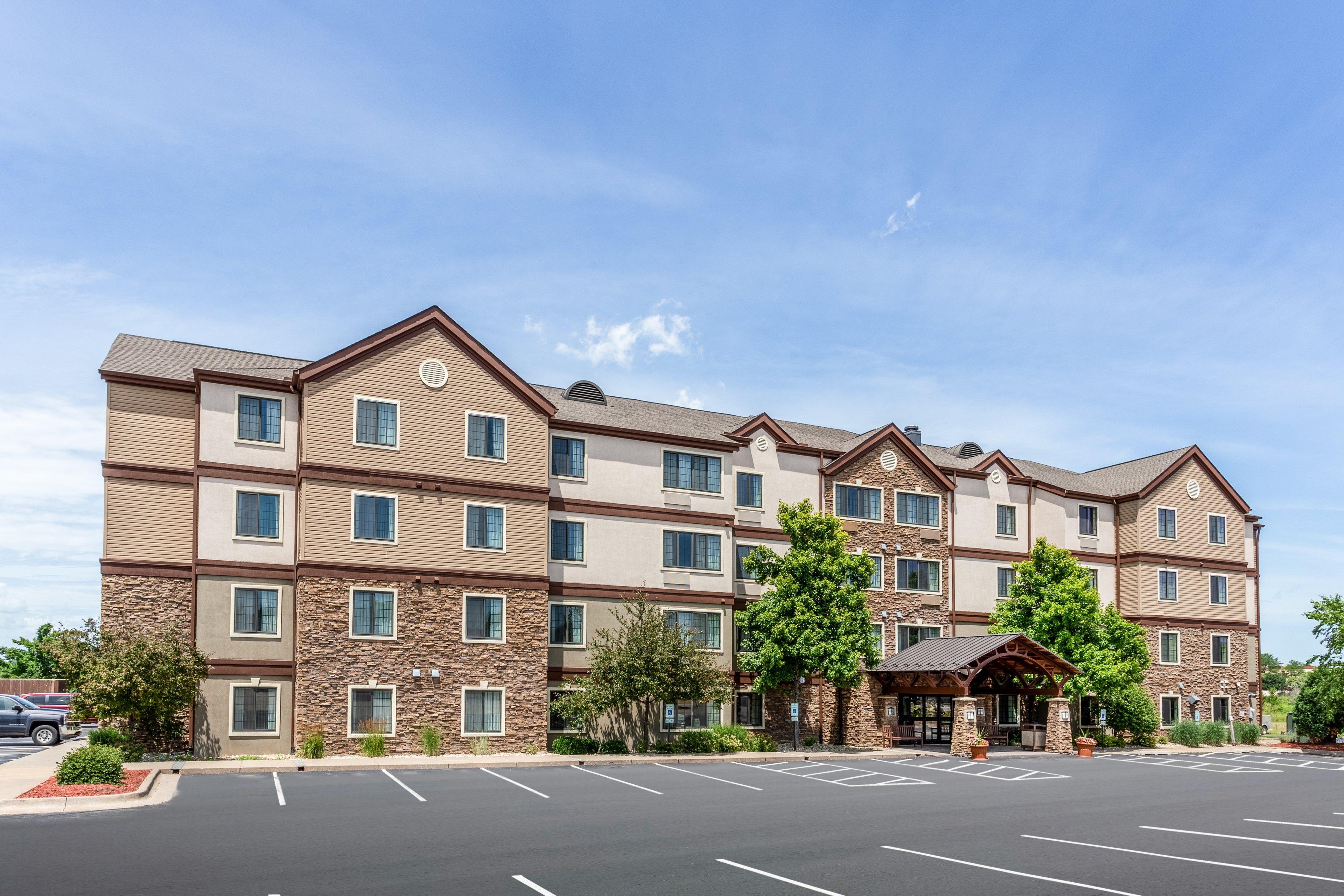 Staybridge Suites Davenport, An Ihg Hotel Bettendorf Exterior photo